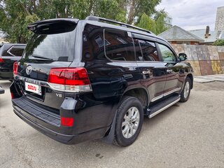 2015 Toyota Land Cruiser 200 Series Рестайлинг 2, чёрный, 4750000 рублей, вид 4