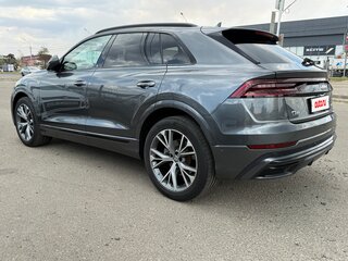 2019 Audi Q8 55 TFSI I (4M), серый, 6300000 рублей, вид 4