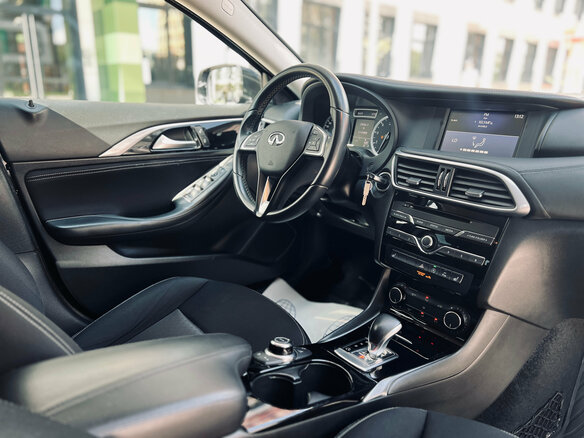 2017 Infiniti QX30, чёрный, 2050000 рублей - вид 25