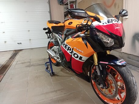2014 Honda CBR 1000 RR/RA Fireblade, красный, 1050000 рублей, вид 1
