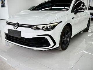 2022 Volkswagen Golf VIII, белый, 1900000 рублей, вид 2