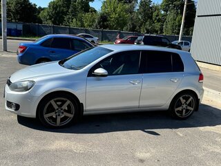 2010 Volkswagen Golf VI, серебристый, 700000 рублей, вид 1