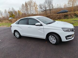 2024 Lada (ВАЗ) Vesta I Рестайлинг (NG), белый, 1300000 рублей, вид 2