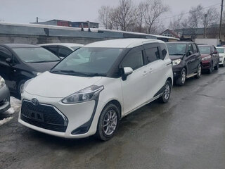2022 Toyota Sienta II Рестайлинг, белый, 2150000 рублей, вид 1