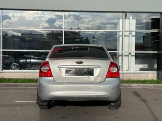 2010 Ford Focus II Рестайлинг, серебристый, 520000 рублей, вид 5