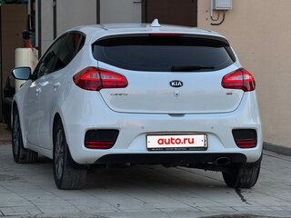 2017 Kia Ceed II Рестайлинг, белый, 1400000 рублей, вид 5