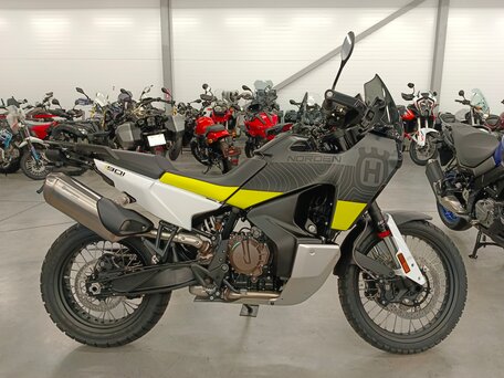 2023 Husqvarna Norden 901, серый, 1490000 рублей, вид 2