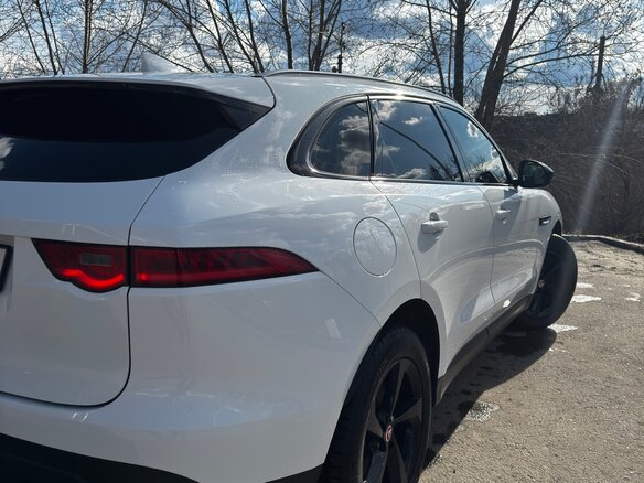 2018 Jaguar F-Pace I, белый, 3290000 рублей - вид 3