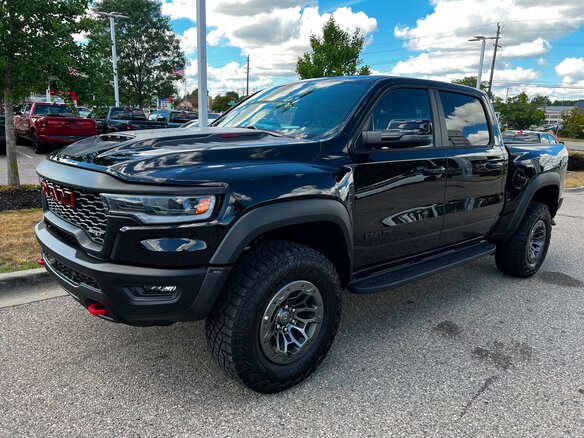 2026 Ram 1500 TRX SRT V Рестайлинг, чёрный