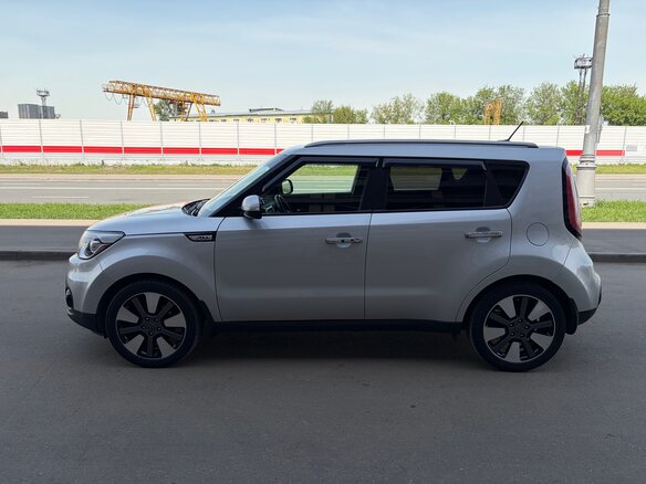 2018 Kia Soul II Рестайлинг, серый, 1450000 рублей - вид 2