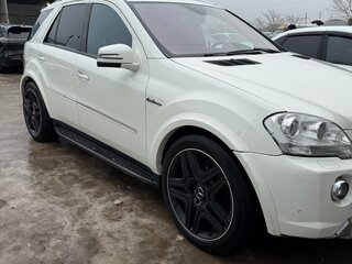 2010 Mercedes-Benz M-Класс AMG 63 AMG II (W164) Рестайлинг, белый, 1870000 рублей, вид 3