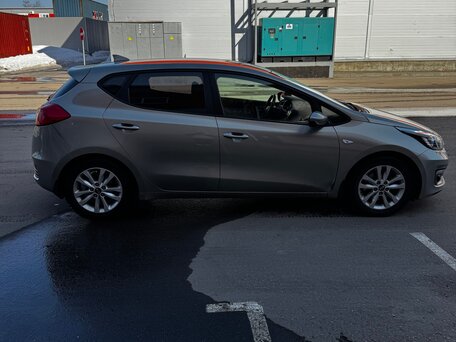 2017 Kia Ceed II Рестайлинг, серебристый, 980000 рублей, вид 3