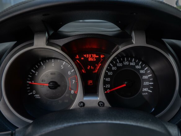 2017 Nissan Juke I Рестайлинг, белый, 1664000 рублей - вид 13