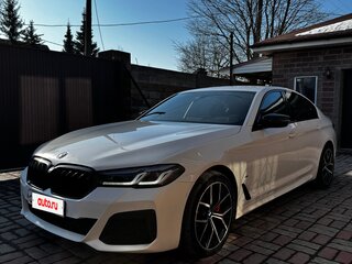2021 BMW 5 серии 520d xDrive VII (G30/G31/G38) Рестайлинг, белый, 4190000 рублей, вид 3