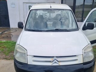 2011 Citroen Berlingo I Рестайлинг, белый, 370000 рублей, вид 1
