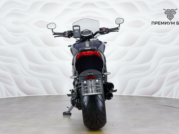 2024 Triumph Rocket 3, чёрный, 2599000 рублей - вид 6