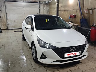 2021 Hyundai Solaris II Рестайлинг, белый, 950000 рублей, вид 3