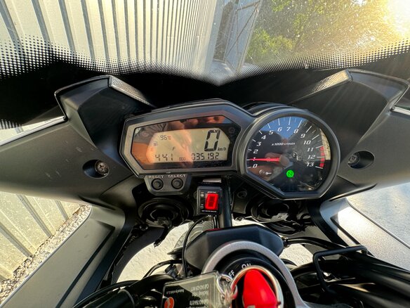 2011 Yamaha FZ1, белый, 700000 рублей - вид 24