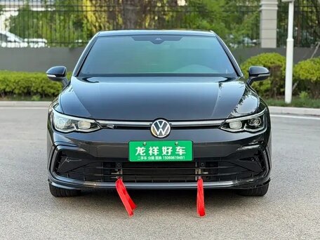 2023 Volkswagen Golf VIII, чёрный, 2300000 рублей, вид 2