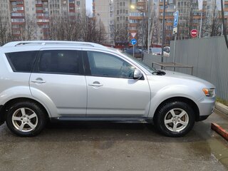 2010 Mitsubishi Outlander II Рестайлинг, серебристый, 1100000 рублей, вид 4