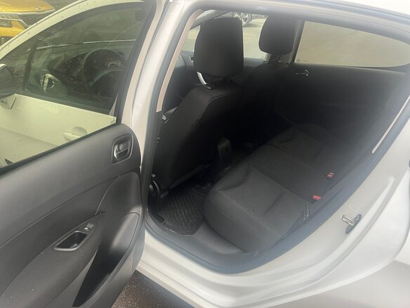 2012 Peugeot 308 I Рестайлинг, белый, 425000 рублей - вид 12