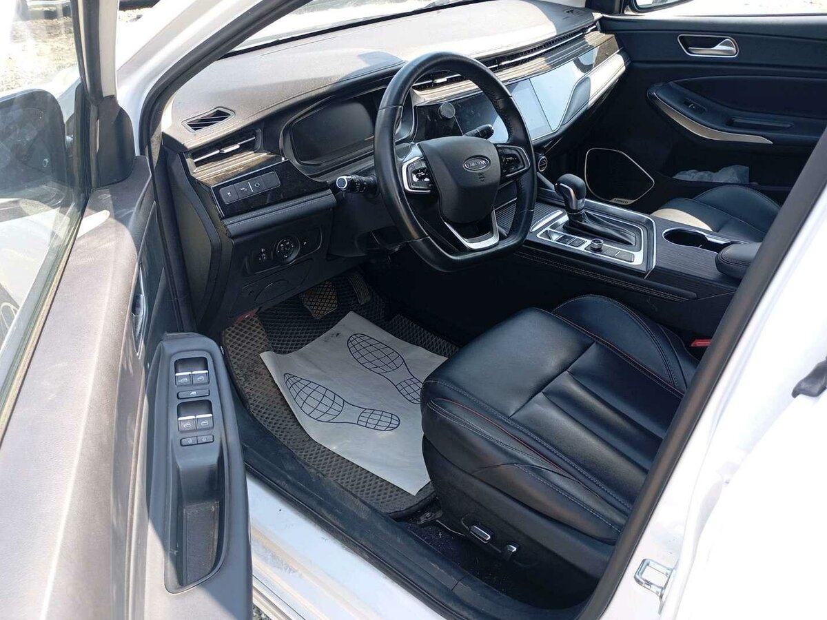 Открыть фотографии: Omoda S5