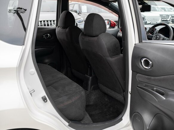 2017 Nissan Note Nismo e-Power II Рестайлинг, белый, 1479000 рублей - вид 12