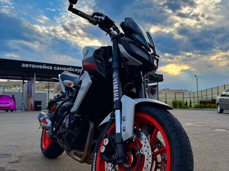 2020 Yamaha MT-09 (FZ-09), серый, 1000000 рублей, вид 1