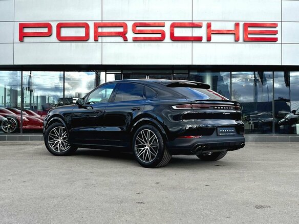 2025 Porsche Cayenne Coupé III Рестайлинг, чёрный - вид 2