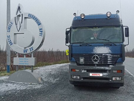 1999 Mercedes-Benz Actros, синий, 1500000 рублей, вид 2