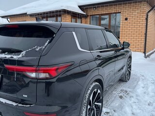 2021 Mitsubishi Outlander IV, чёрный, 3900000 рублей, вид 5