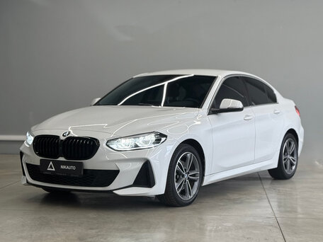 2022 BMW 1 серии 120i III (F52) Рестайлинг, белый, 2430000 рублей, вид 1