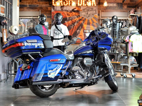 2015 Harley-Davidson CVO Road Glide Limited, синий, 1690000 рублей, вид 4