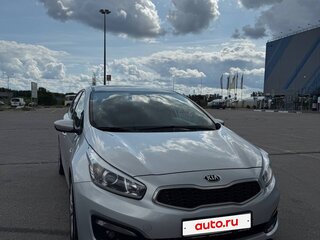 2018 Kia Ceed II Рестайлинг, серебристый, 1390000 рублей, вид 2