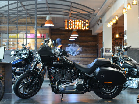 2021 Harley-Davidson Sport Glide, чёрный, 2950000 рублей, вид 2