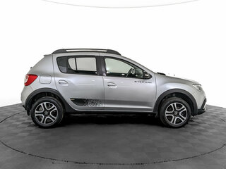 2022 Renault Sandero Stepway II Рестайлинг, серебристый, 1435000 рублей, вид 4