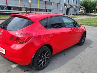 2011 Opel Astra J, красный, 705000 рублей, вид 3