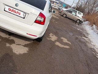 2012 Skoda Octavia II (A5) Рестайлинг, белый, 950000 рублей, вид 3