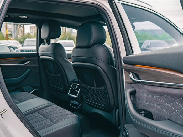 2026 Geely Monjaro I, белый, 4599990 рублей - вид 20