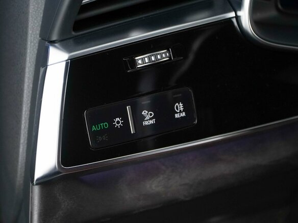 2020 Audi Q7 45 TDI II (4M) Рестайлинг, синий, 7333055 рублей - вид 23