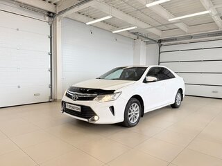 2015 Toyota Camry VII (XV50) Рестайлинг, белый, 2149900 рублей, вид 2