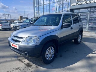 2020 Chevrolet Niva I Рестайлинг, серебристый, 849000 рублей, вид 2