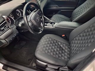 2021 Toyota Camry VIII (XV70) Рестайлинг, белый, 2650000 рублей, вид 5