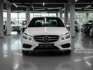 2015 Mercedes-Benz E-Класс 300 CDI  BlueTEC IV (W212, S212, C207) Рестайлинг, белый, 1880000 рублей, вид 3