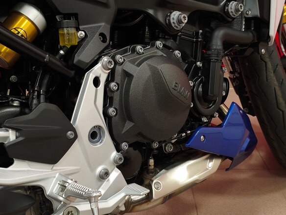 2025 BMW F 900 R, синий, 1390000 рублей - вид 5