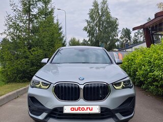 2021 BMW X1 20i xDrive II (F48) Рестайлинг, серебристый, 2650000 рублей, вид 2