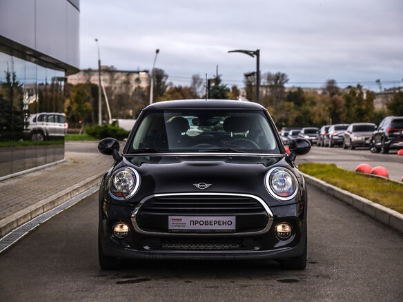 2019 Mini Hatch Cooper III (F55/F56) Рестайлинг, чёрный, 2263777 рублей - вид 3