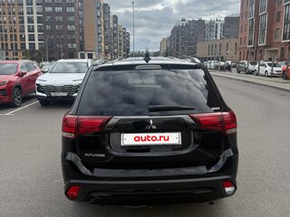 2021 Mitsubishi Outlander III Рестайлинг 3, чёрный, 1440000 рублей, вид 2