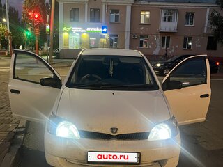 2000 Toyota Platz, белый, 430000 рублей, вид 1