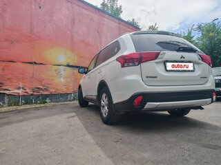 2015 Mitsubishi Outlander III Рестайлинг 2, белый, 1530000 рублей, вид 5